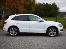 Audi Q5 2.0TDI S line Plus Quattro, Manual