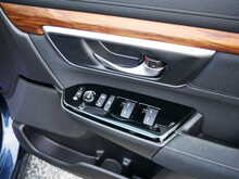 Honda CR-V 1.5 VTEC Turbo SE, CVT 4WD, Automatic