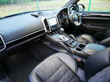 Porsche Cayenne 3.0TD V6 Platinum Edition TiptronicS 4WD [Euro 6]