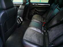 Porsche Cayenne 3.0TD V6 Platinum Edition TiptronicS 4WD [Euro 6]