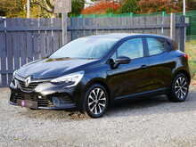 Renault Clio 1.0 TCe Iconic Hatchback, Manual