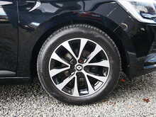 Renault Clio 1.0 TCe Iconic Hatchback, Manual