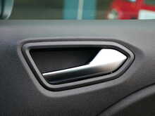 Renault Clio 1.0 TCe Iconic Hatchback, Manual