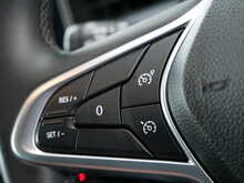 Renault Clio 1.0 TCe Iconic Hatchback, Manual