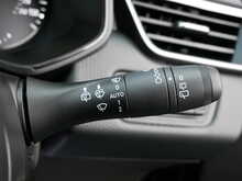 Renault Clio 1.0 TCe Iconic Hatchback, Manual