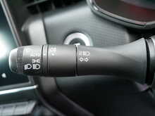 Renault Clio 1.0 TCe Iconic Hatchback, Manual