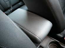 Renault Clio 1.0 TCe Iconic Hatchback, Manual