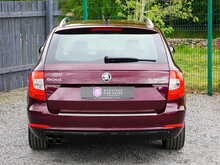 Skoda Superb 2.0 TDI Elegance Estate, DSG