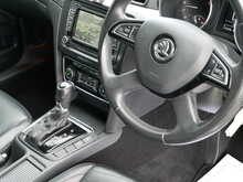 Skoda Superb 2.0 TDI Elegance Estate, DSG