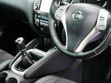 Nissan Qashqai 1.5 dCi N-Vision, Manual [Euro 6]