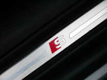 Audi A3 1.4 TFSI CoD S line Hatchback, Manual