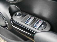 MINI Hatch 1.5 Cooper Classic Hatchback 5dr, Manual