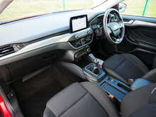 Ford Focus 1.0T EcoBoost Titanium, Manual