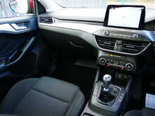 Ford Focus 1.0T EcoBoost Titanium, Manual