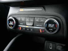 Ford Focus 1.0T EcoBoost Titanium, Manual