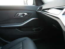 BMW 3 Series 2.0 320d SESaloon, Automatic [Euro 6]