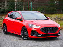 Ford Focus 2.0T EcoBoost ST Hatchback, Manual
