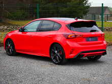 Ford Focus 2.0T EcoBoost ST Hatchback, Manual