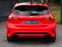 Ford Focus 2.0T EcoBoost ST Hatchback, Manual