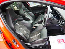 Ford Focus 2.0T EcoBoost ST Hatchback, Manual