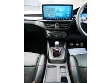 Ford Focus 2.0T EcoBoost ST Hatchback, Manual