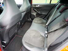 Ford Focus 2.0T EcoBoost ST Hatchback, Manual