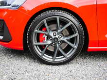 Ford Focus 2.0T EcoBoost ST Hatchback, Manual