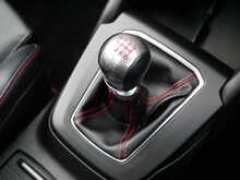 Ford Focus 2.0T EcoBoost ST Hatchback, Manual