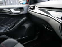 Ford Focus 2.0T EcoBoost ST Hatchback, Manual