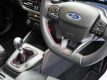 Ford Focus 2.0T EcoBoost ST Hatchback, Manual