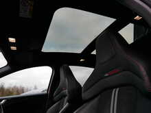 Ford Focus 2.0T EcoBoost ST Hatchback, Manual