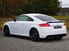 Audi TTS 2.0 TFSI Black Edition quattro Coupe, S-Tronic