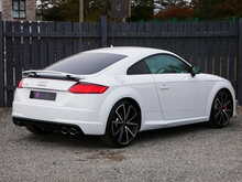 Audi TTS 2.0 TFSI Black Edition quattro Coupe, S-Tronic