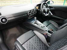 Audi TTS 2.0 TFSI Black Edition quattro Coupe, S-Tronic