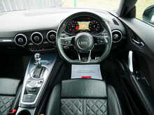 Audi TTS 2.0 TFSI Black Edition quattro Coupe, S-Tronic