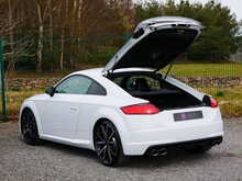 Audi TTS 2.0 TFSI Black Edition quattro Coupe, S-Tronic