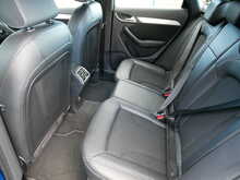 Audi Q3 1.4 TFSI CoD S line Edition, Manual