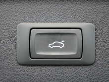 Audi Q3 1.4 TFSI CoD S line Edition, Manual