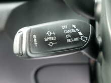 Audi Q3 1.4 TFSI CoD S line Edition, Manual