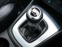 Audi Q3 1.4 TFSI CoD S line Edition, Manual