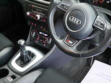 Audi Q3 1.4 TFSI CoD S line Edition, Manual