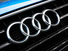 Audi Q3 1.4 TFSI CoD S line Edition, Manual
