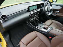 Mercedes-Benz A Class 2.0 A35 AMG (Executive) Spds (Automatic)