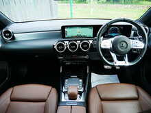 Mercedes-Benz A Class 2.0 A35 AMG (Executive) Spds (Automatic)