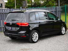 Volkswagen Touran 1.6 TDI BlueMotion Tech SE Family MPV