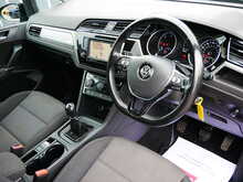 Volkswagen Touran 1.6 TDI BlueMotion Tech SE Family MPV