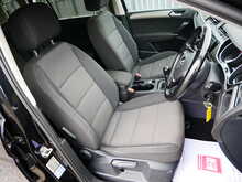 Volkswagen Touran 1.6 TDI BlueMotion Tech SE Family MPV