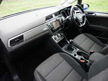 Volkswagen Touran 1.6 TDI BlueMotion Tech SE Family MPV