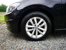 Volkswagen Touran 1.6 TDI BlueMotion Tech SE Family MPV