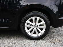 Volkswagen Touran 1.6 TDI BlueMotion Tech SE Family MPV